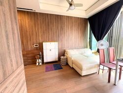 10 Evelyn (D11), Apartment #523680761